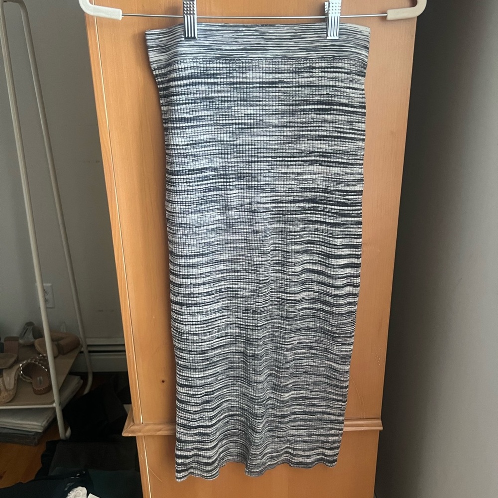 525 America Black and White Pencil Skirt